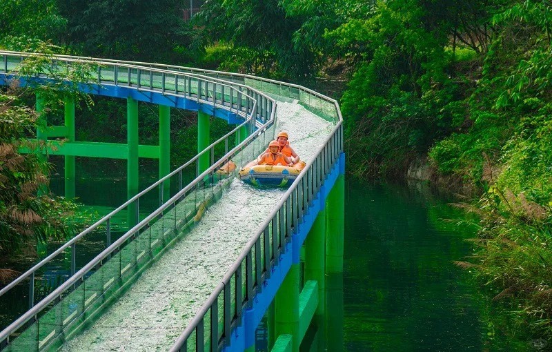  玻璃水滑道 